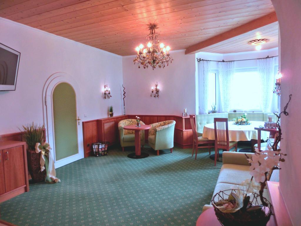Hotel-Garni Drachenburg Mittenwald Exterior photo